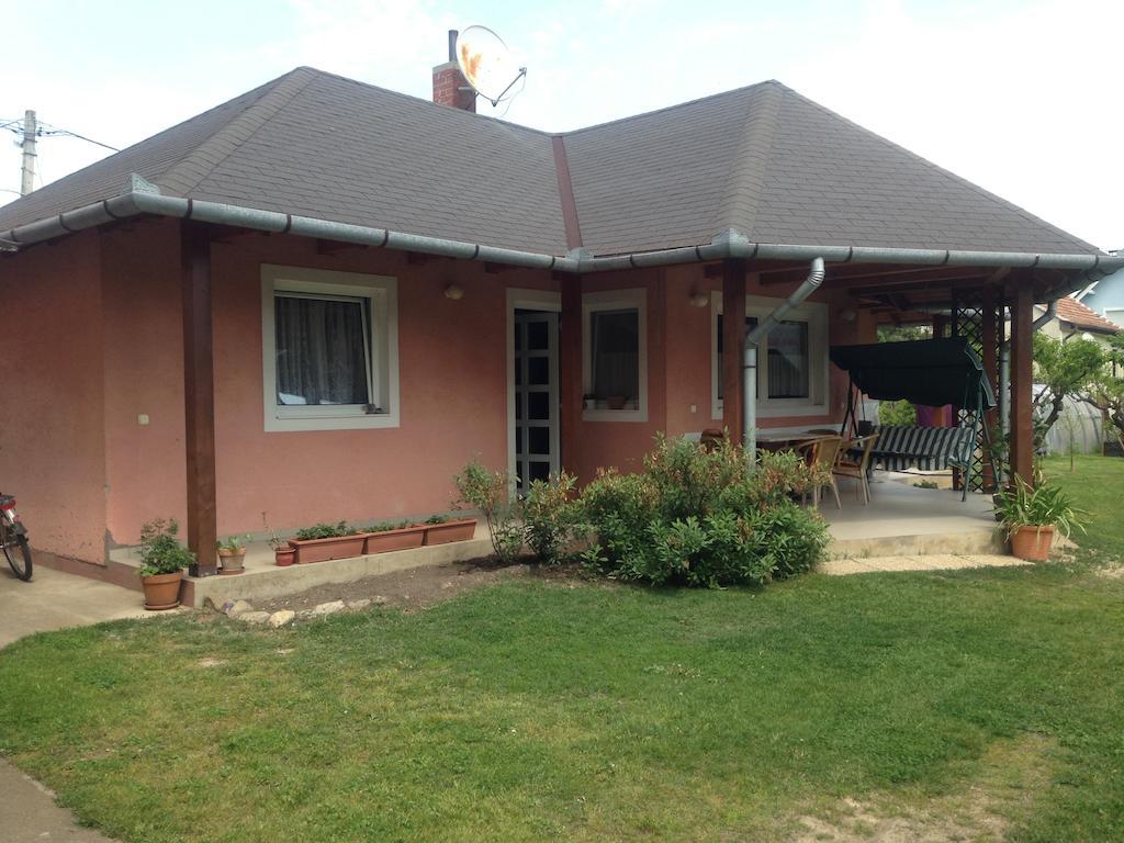 Németh Apartmanház Balatongyörök Habitación foto